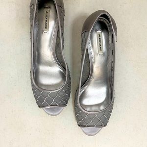 NWT Silver Sparkle Mesh Dress Shoe by Alex Marie with Satin Heel and Peep Toe